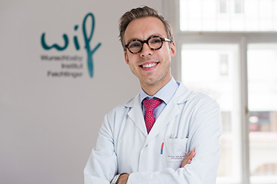 Priv.-Doz. DDr. Michael Feichtinger tritt in das Wunschbaby Institut ein