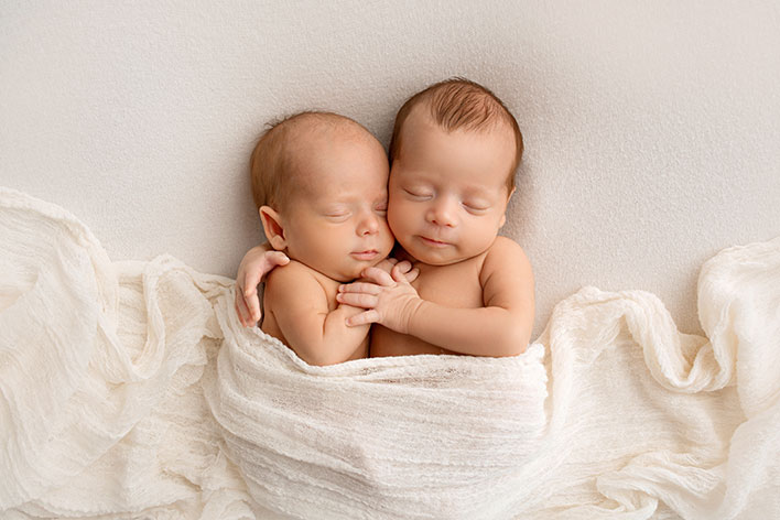 Warum es bei der IVF häufiger zu Zwillingen kommen kann